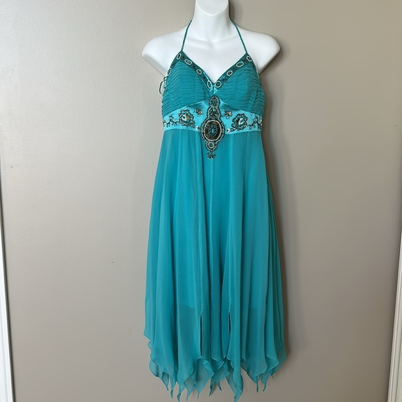 Dress - Picture 7 of 7